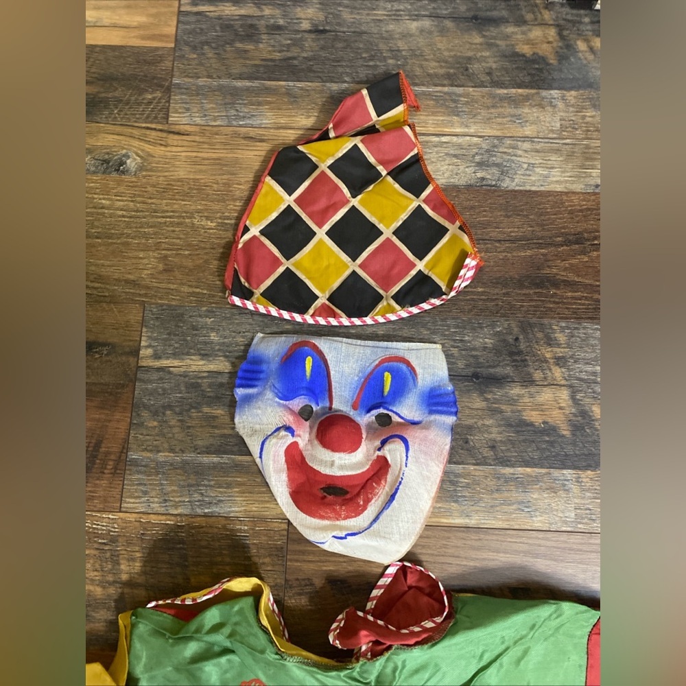 Vintage Masquerade Costume By Superb Halco Brand Clown Size Large Child 3 Piece - Picture 6 of 12